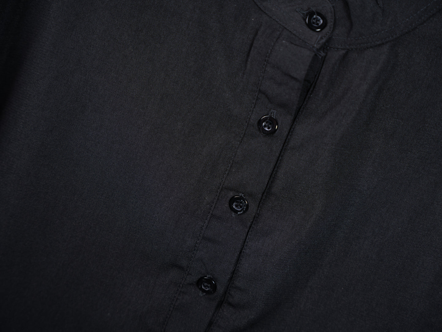 Mishfa in Black